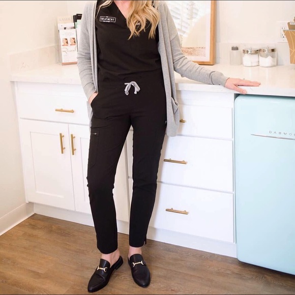tall figs skinny scrub pants 💉 - Picture 3 of 3
